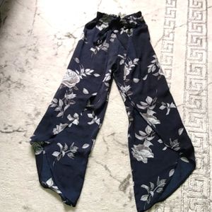 3/$20 - Floral highrise pants